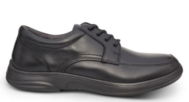 Men's Casual Oxford black making movement easier