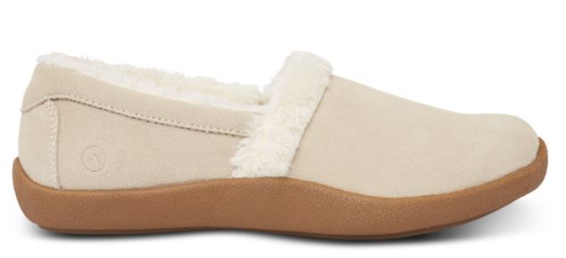 Women's Smooth Toe Slipper beige making movement easier